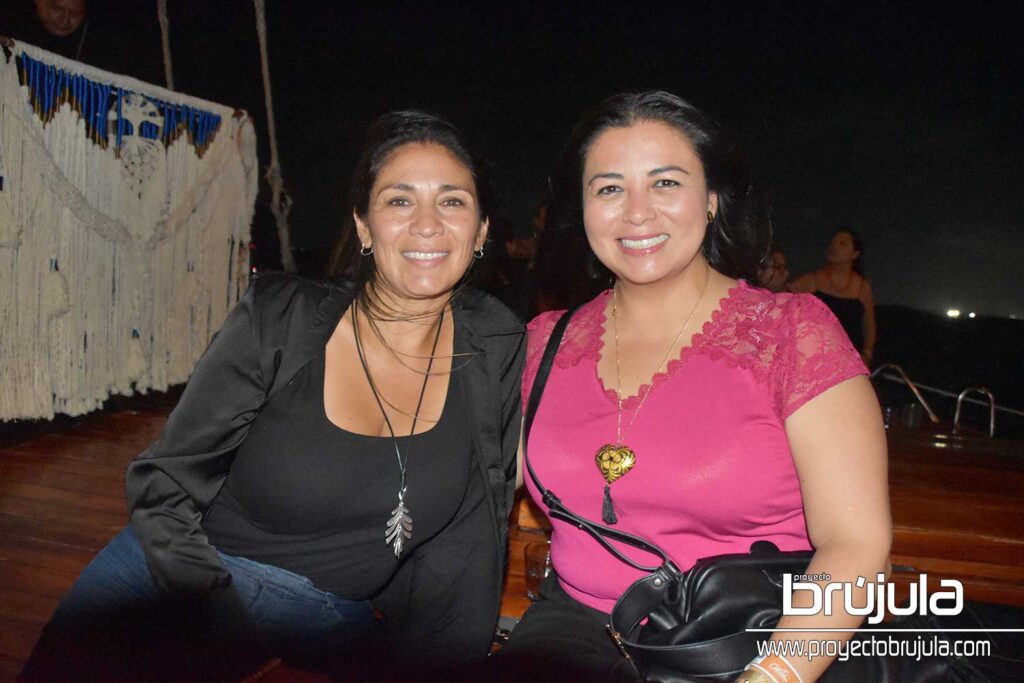 2 ESTHER SALDAñA Y MARIELLA DELGADO