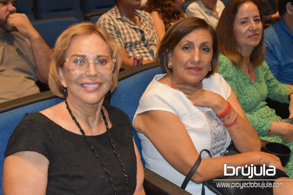 3 MARTHA TARACENA Y CUCA BONGO ÁLVAREZ