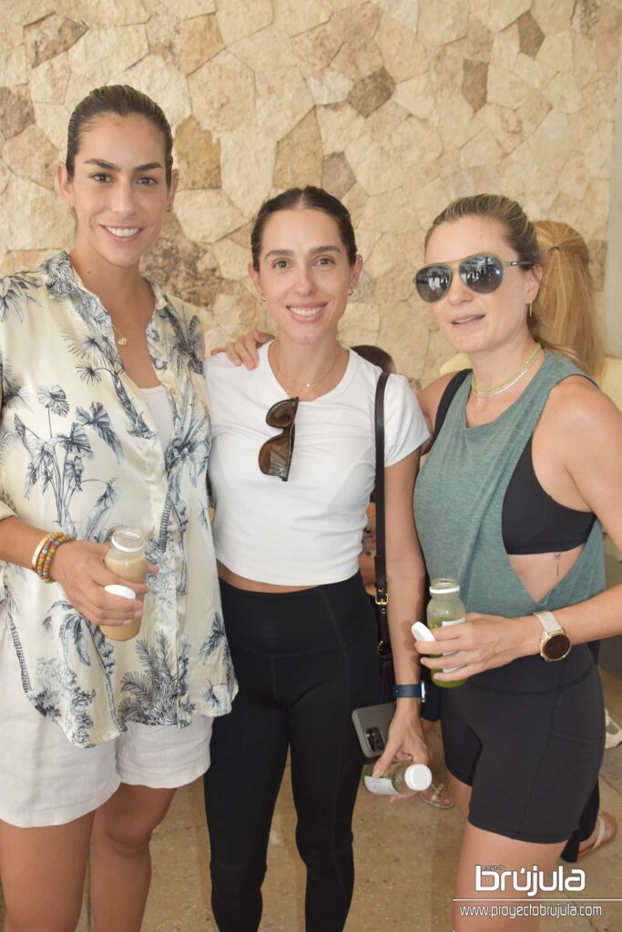 6 KARLA PEñA, INéS DEL HOYO Y ANA SEPúLVEDA