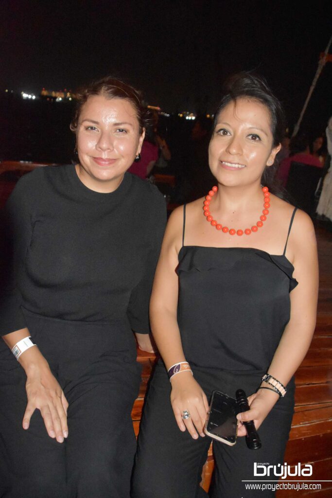 7 KARLA FIGUEROA Y ROCíO MENDOZA