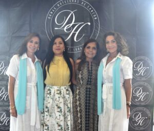 1 PATY DE BROUWER, YESSICA RINTA, VERóNICA LEZAMA Y LOURDES VARA