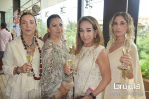 12 CLAUDIA ZAPIAIN, IRMA GONZáLEZ, LUISA LOZANO Y ELLE BECHELINI