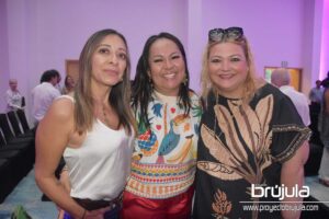 12 MARA LEóN, PATY GARCíA Y VERO CAMACHO