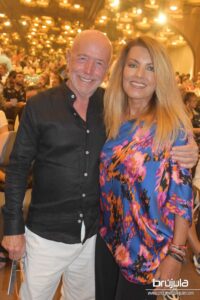 16 MANELIK DE LA PARRA Y LILI PLASCENCIA