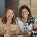 17 CARMEN NICOLáS Y LESLIE HENDRICKS