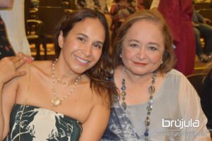 18 ADRIANA Y GISELA ABURTO