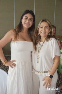 18 MARTHA ELIZONDO Y FABIOLA ORTIZ