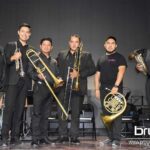 2 MúSICOS ORQUESTA FILARMóNICA INTERNACIONAL