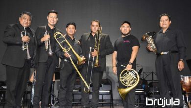 2 MúSICOS ORQUESTA FILARMóNICA INTERNACIONAL