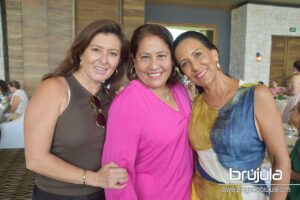 22 ARI PEQUEñO, VICTORIA GARCíA Y CECI DE LA PEñA