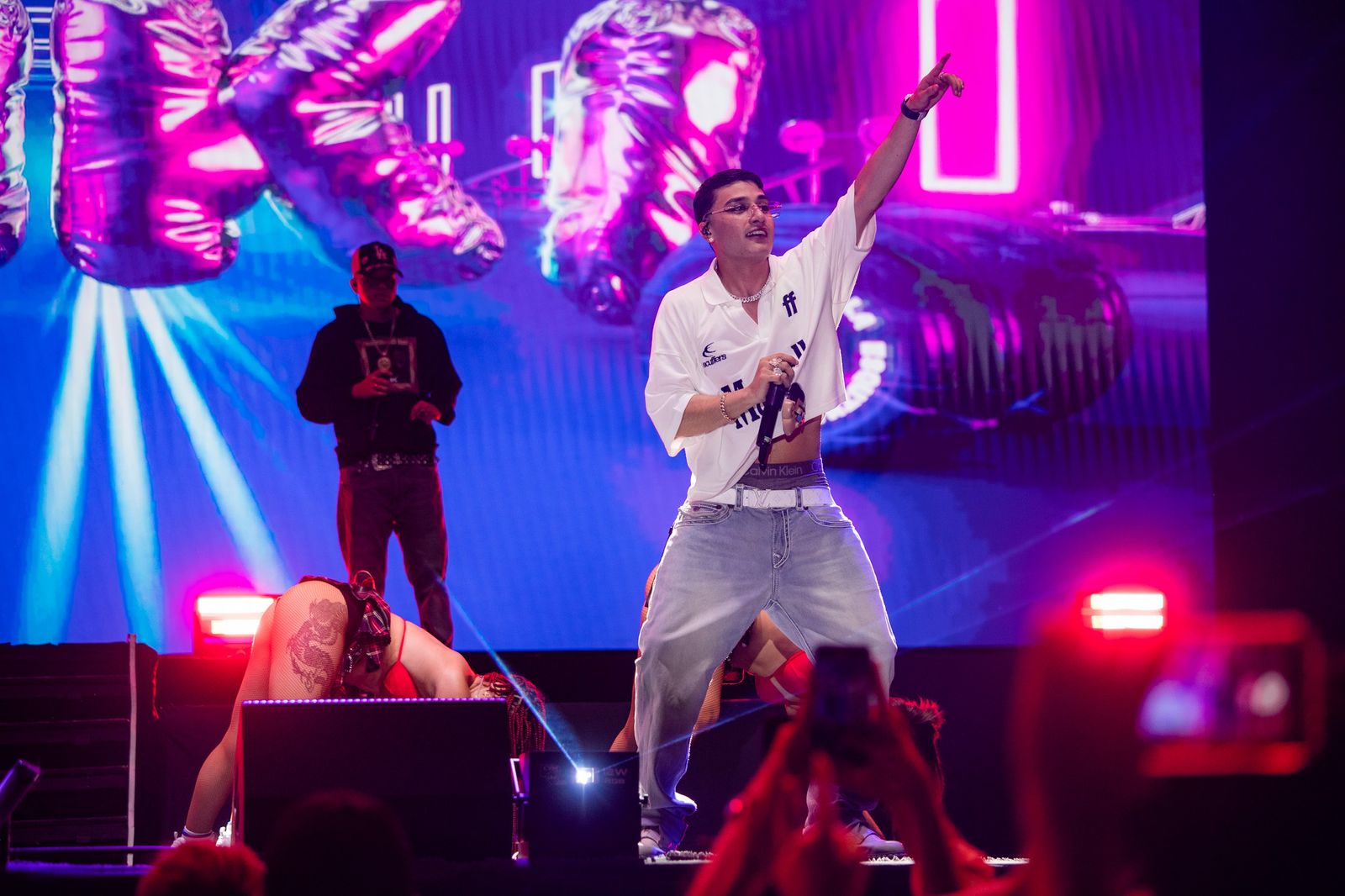 25 MIL JóVENES LLENAN LA PLAZA 28 DE JULIO EN CONCIERTO DE EL MALILLA EN PLAYA DEL CARMEN 3