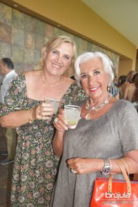 3 ANA MARIE SCHUTE Y ELENA VILLARREAL