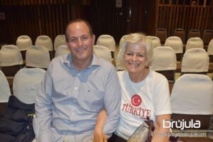 4 ARTURO BARRIOS Y ROSALBA GUZMáN