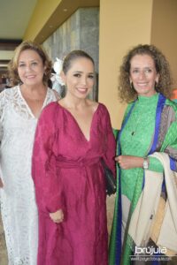 4 MARGARITA Y ANA HERNáNDEZ CON NOEMí CONSTANDSE