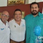 7 FRANCISCO FERNáNDEZ Y ESTEBAN RAMíREZ CON UN AMIGO